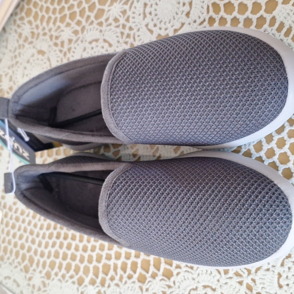 ZENZ FROM ISOTONER  SHOES 👞